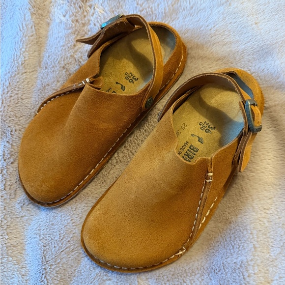 Birkenstock Suede Shoes NWOT never worn - Picture 2 of 6